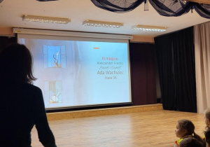 Tablica z informacją dotyczącą konkursu recytatorskiego