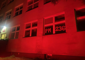 Budynek przedszkola podświetlony na czerwono